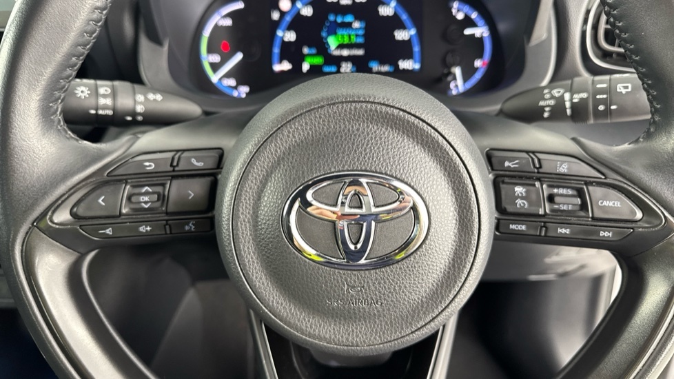 Toyota Yaris Cross Excel White #10