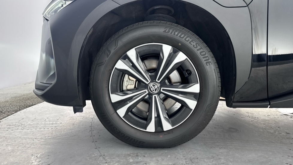 Toyota bZ4X 160Kw Vision 71.4Kwh Awd Silver #26