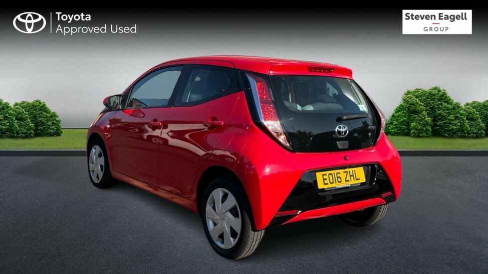 Toyota Aygo 1.0 Vvt-i X-play Euro 5 Euro 5 Red #4