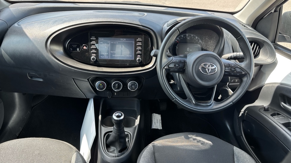 Toyota Aygo X 1.0 Vvt-i Pure Euro 6 Ss VN73HJZ White #6