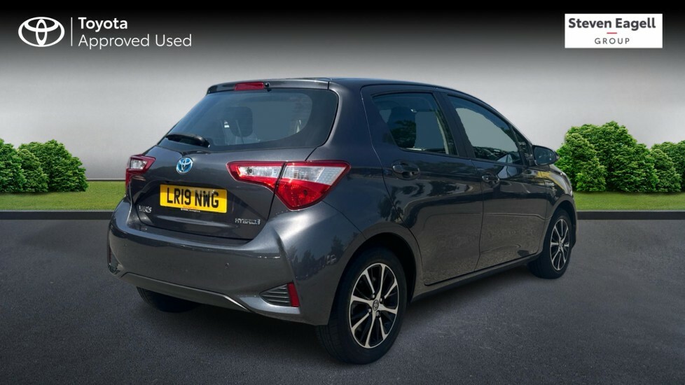 Toyota Yaris 1.5 Vvt-h Icon Tech E-cvt Euro 6 Ss LR19NWG Grey #2