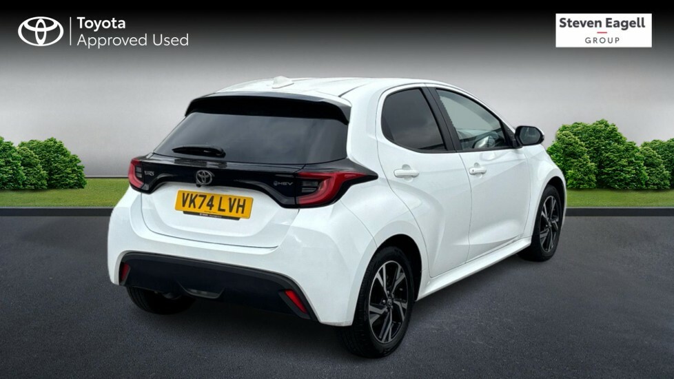 Toyota Yaris 1.5 Vvt-h Design E-cvt Euro 6 Ss VK74LVH White #2
