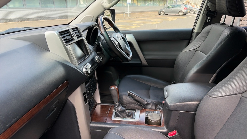 Toyota Land Cruiser 3L Lc5 White #5