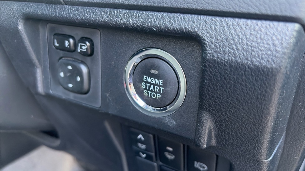 Toyota Land Cruiser 3L Lc5 White #16