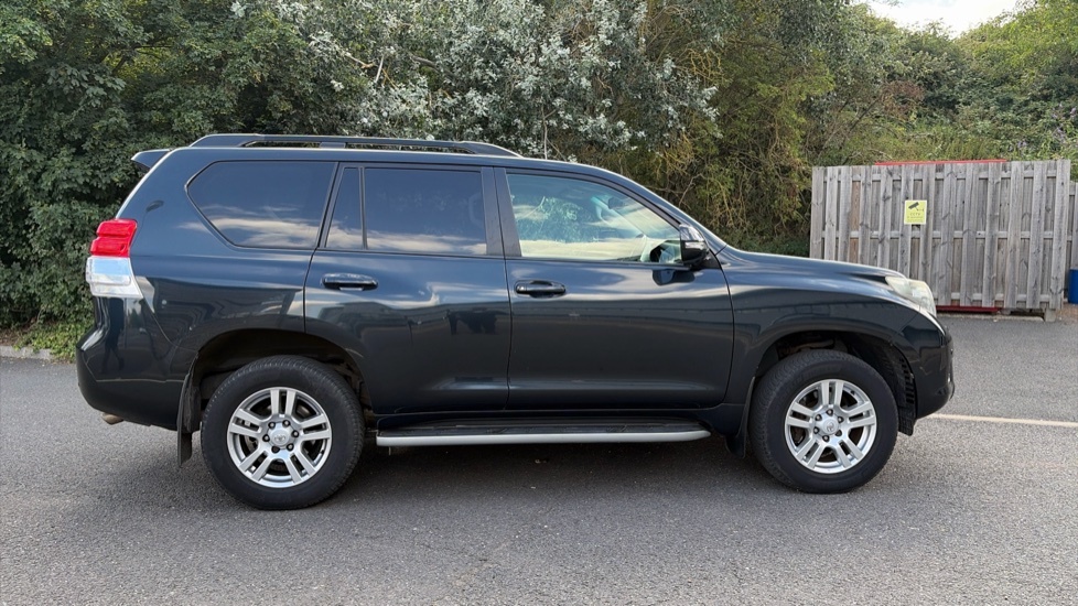 Toyota Land Cruiser 3L Lc5 White #23