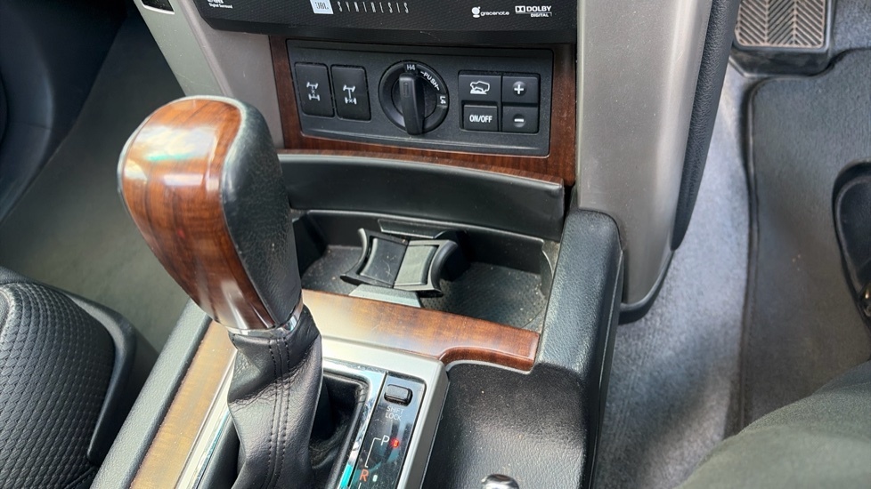 Toyota Land Cruiser 3L Lc5 White #31