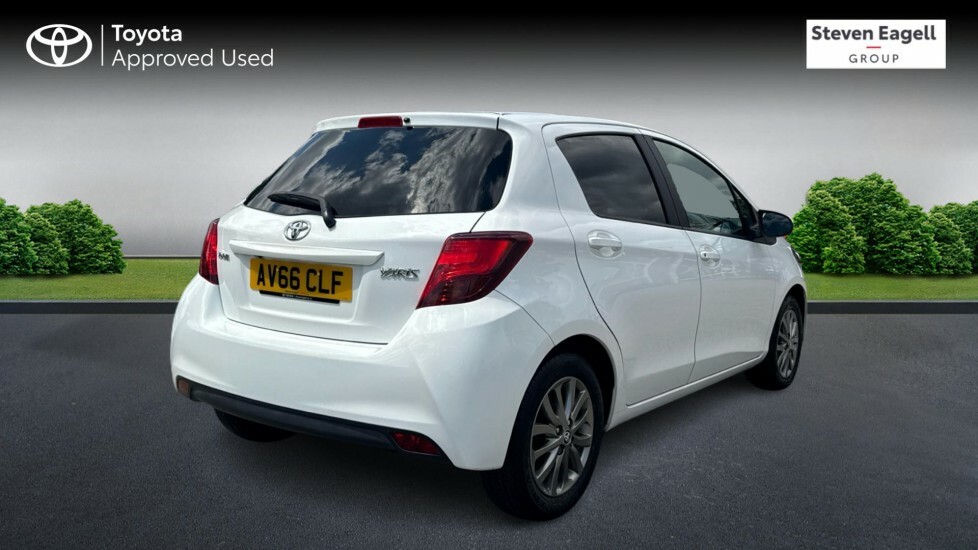Toyota Yaris 1.33 Dual Vvt-i Icon Euro 6 AV66CLF White #2