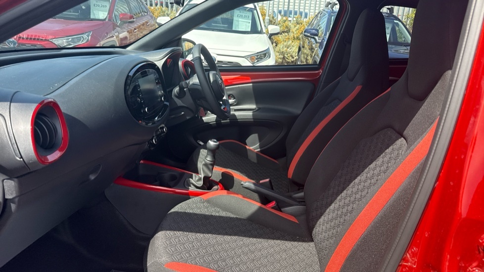 Toyota Aygo X 1.0 Vvt-i Edge Euro 6 Ss KN23JVW Red #5