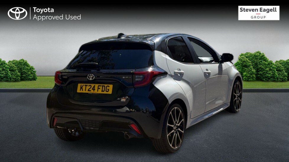 Toyota Yaris 1.5 Vvt-h Gr Sport Hatchback Hybrid E-c Grey #2