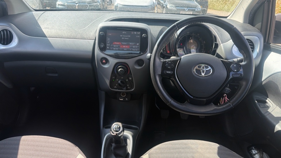 Toyota Aygo 1.0 Vvt-i X-play Euro 6 SJ19PBN Silver #6