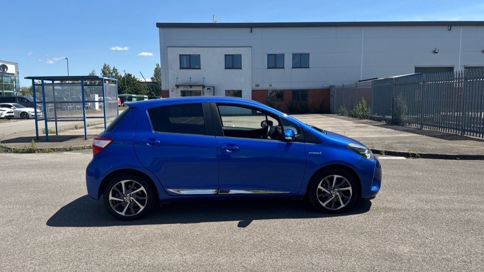Toyota Yaris Hatchback 1.5 Vvt-h Icon 201867 White #23