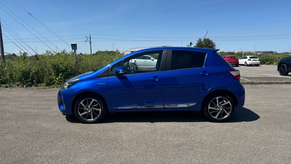 Toyota Yaris Hatchback 1.5 Vvt-h Icon 201867 White #24