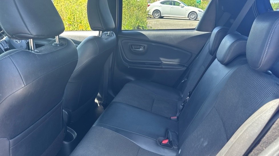 Toyota Yaris Hatchback 1.5 Vvt-h Icon 201867 White #15