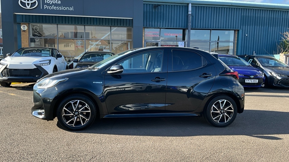 Toyota Yaris 1.5 Vvt-i Icon 5-Dr White #24