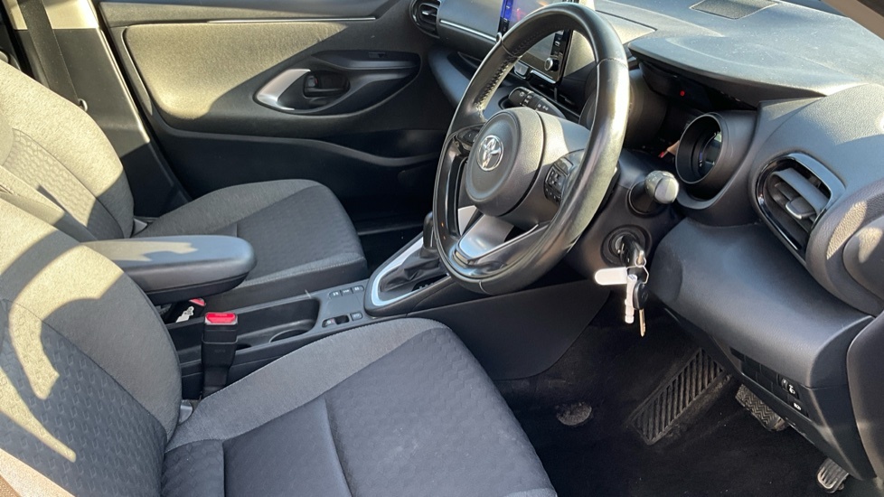 Toyota Yaris 1.5 Vvt-i Icon 5-Dr White #12