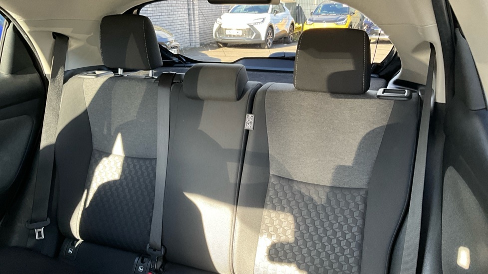 Toyota Yaris 1.5 Vvt-i Icon 5-Dr White #37