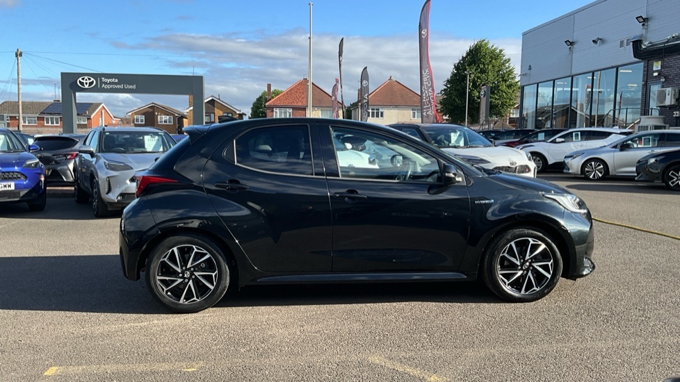 Toyota Yaris 1.5 Vvt-i Icon 5-Dr White #23