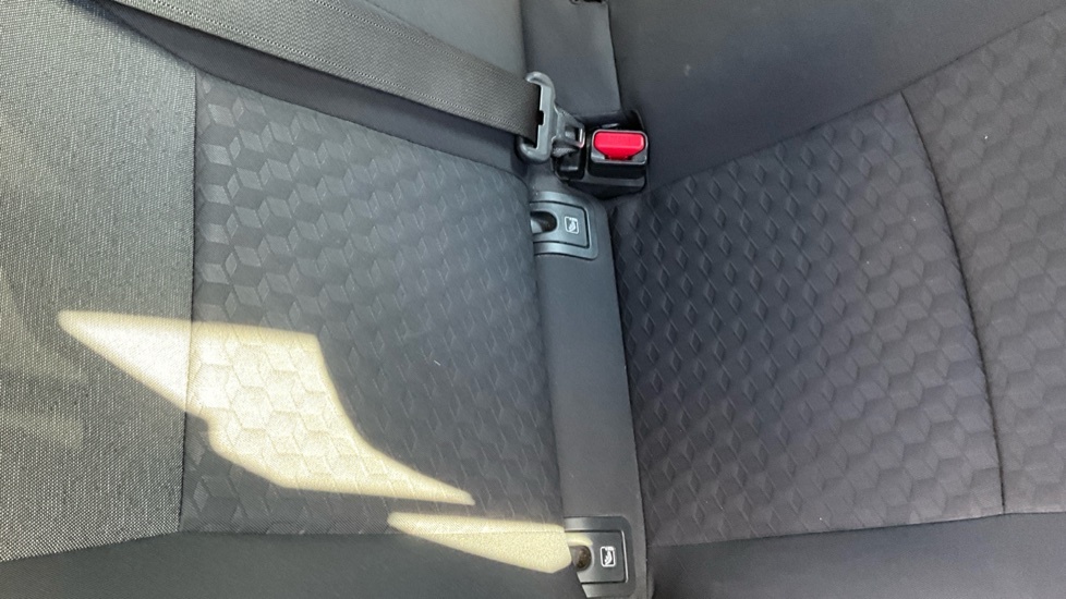 Toyota Yaris 1.5 Vvt-i Icon 5-Dr White #14