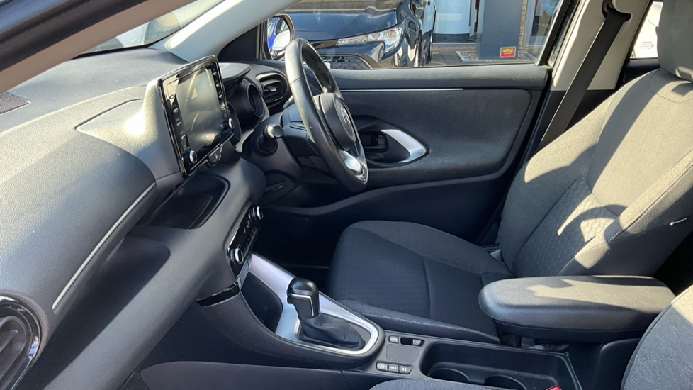 Toyota Yaris 1.5 Vvt-h Design E-cvt Euro 6 Ss Black #5