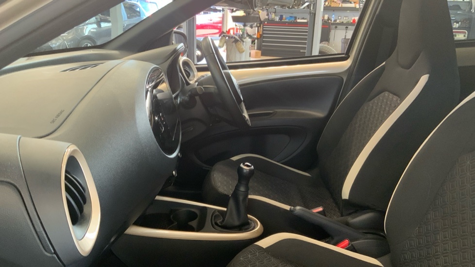 Toyota Aygo X 1.0 Vvt-i Edge Hatchback Euro 6 Black #5