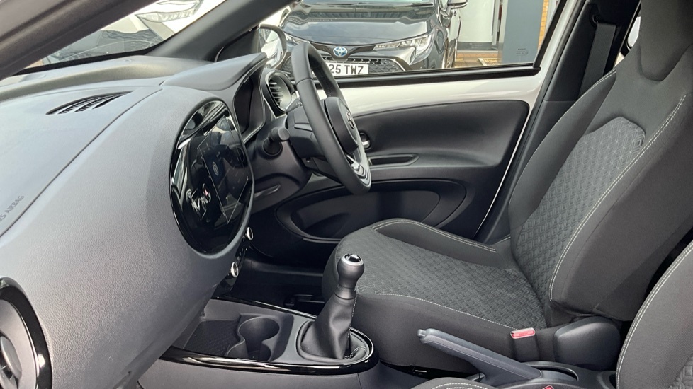 Toyota Aygo X 1.0 Vvt-i Edge Euro 6 Ss White #5