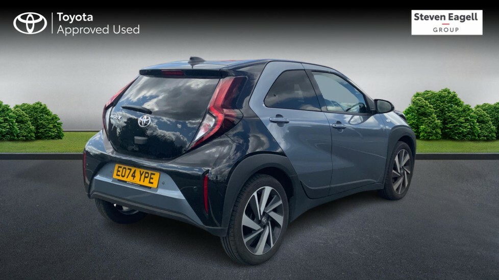 Toyota Aygo X 1.0 Vvt-i Edge EO74YPE Grey #2