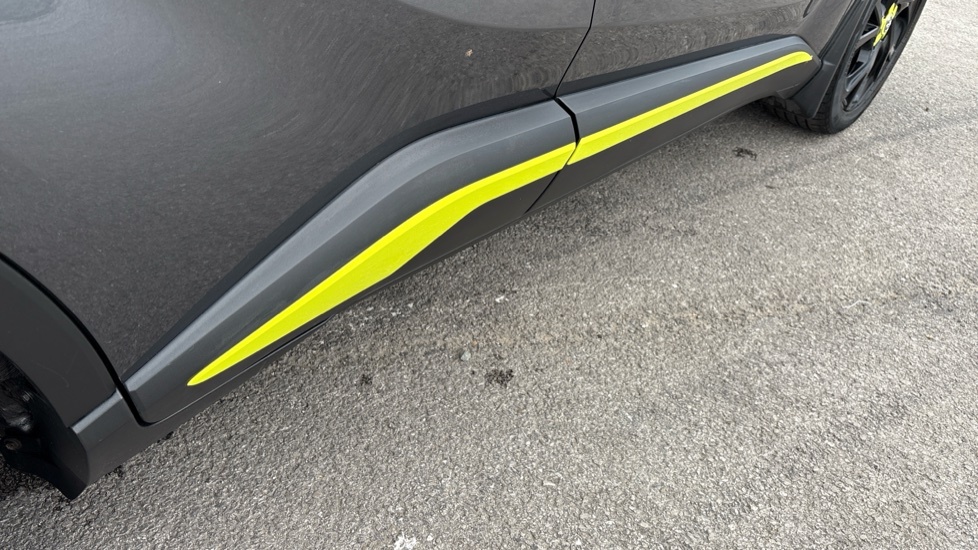 Toyota C-Hr 1.8 Vvt-h Dynamic Cvt Euro 6 Ss Grey #31