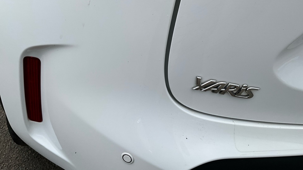 Toyota Yaris Cross Design White #39