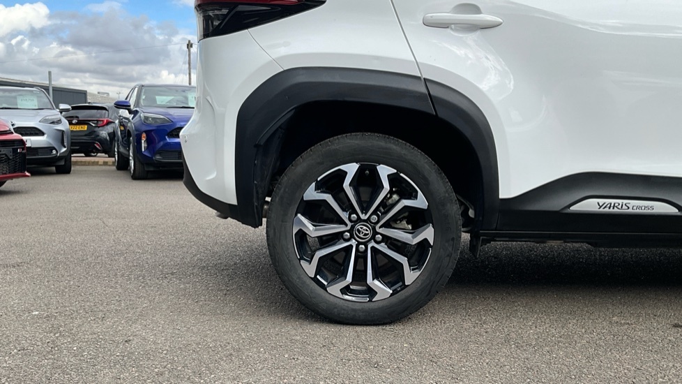 Toyota Yaris Cross Design White #25