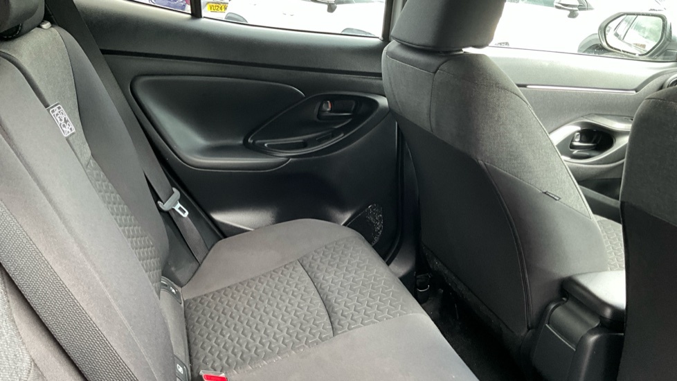 Toyota Yaris Cross Design White #8