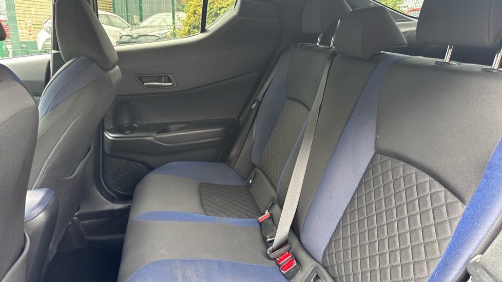 Toyota C-Hr C-hr Icon Hev Cvt Grey #18