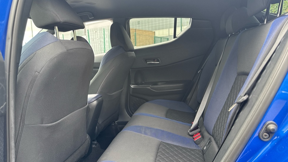 Toyota C-Hr C-hr Icon Hev Cvt Grey #15