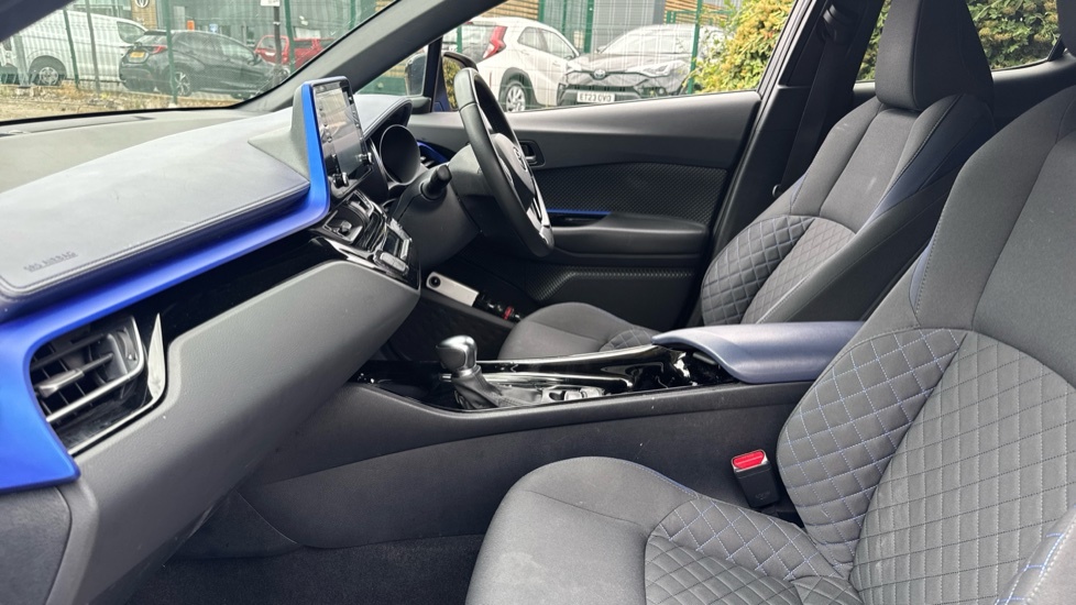 Toyota C-Hr 1.8 Vvt-h Dynamic Cvt Euro 6 Ss Black #5