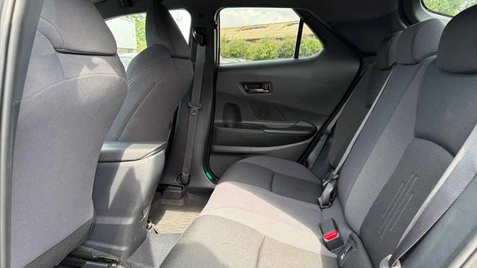 Toyota C-Hr 2.0 Phev Gr Sport Cvt Silver #15