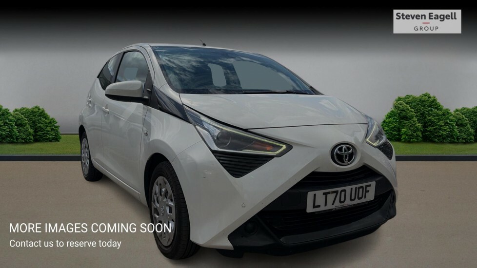 Toyota Aygo 1.0 Vvt-i X-play Hatchback X-shift Euro White