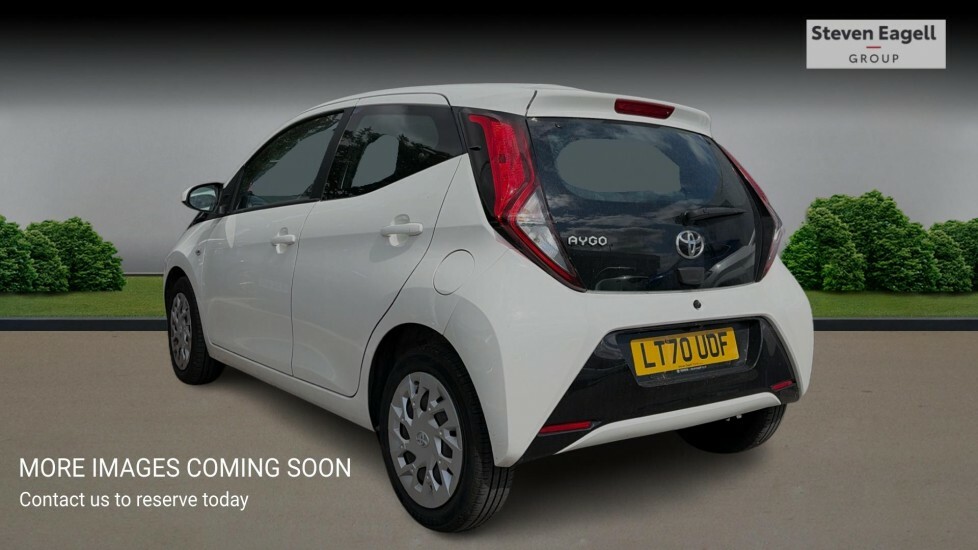 Toyota Aygo 1.0 Vvt-i X-play Hatchback X-shift Euro White #2