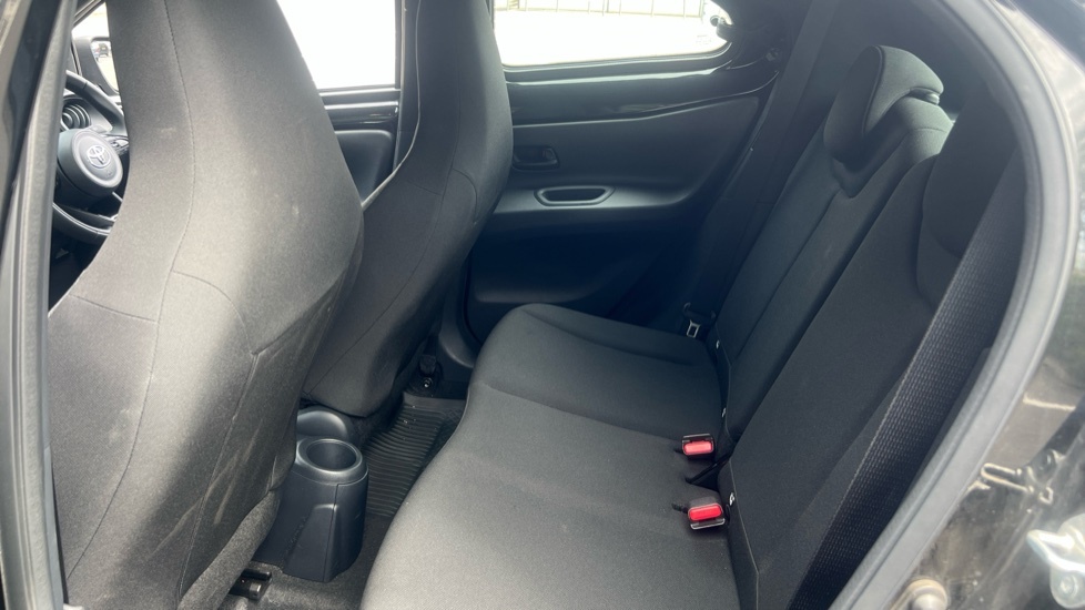 Toyota Aygo X 1.0 Vvt-i Edge X-shift Euro 6 Ss Red #15