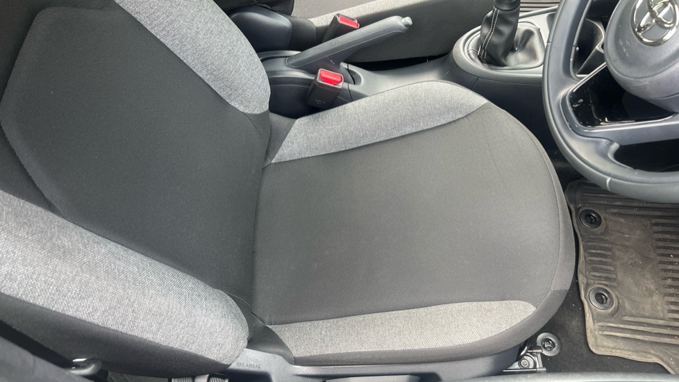 Toyota Aygo X 1.0 Vvt-i Edge X-shift Euro 6 Ss Red #28