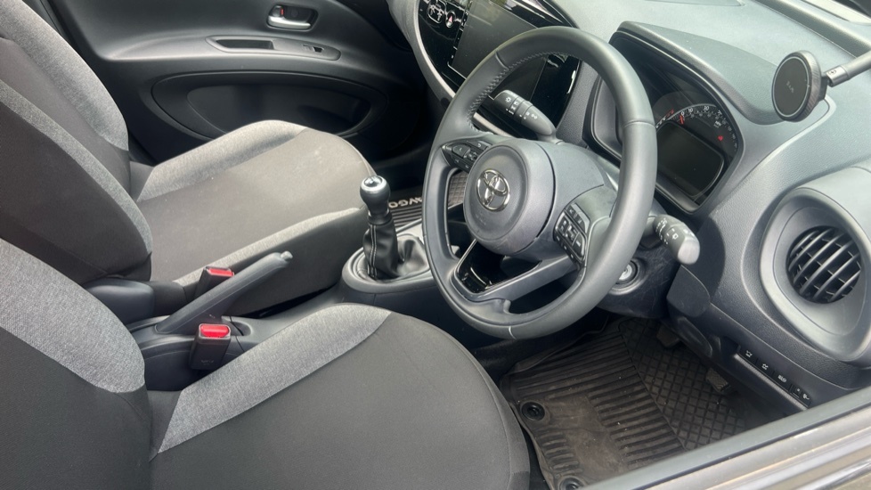 Toyota Aygo X 1.0 Vvt-i Edge X-shift Euro 6 Ss Red #12