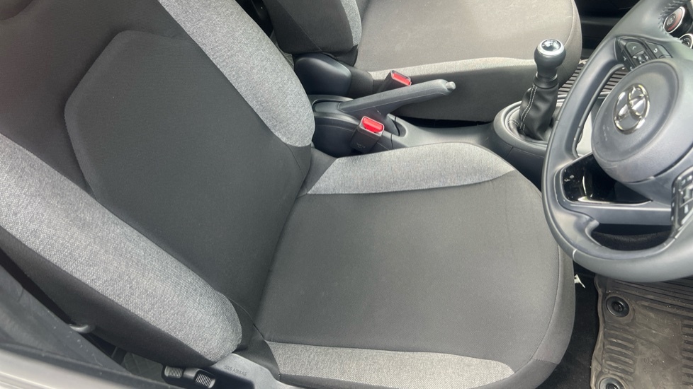 Toyota Aygo X 1.0 Vvt-i Edge X-shift Euro 6 Ss Red #17