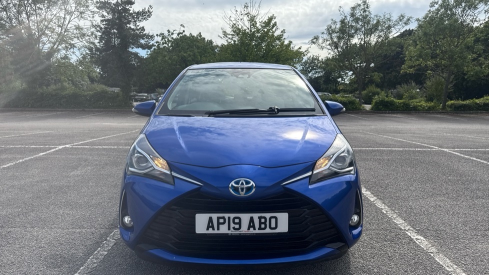 Toyota Yaris 1.5 Hybrid Icon Tech Cvt White #22