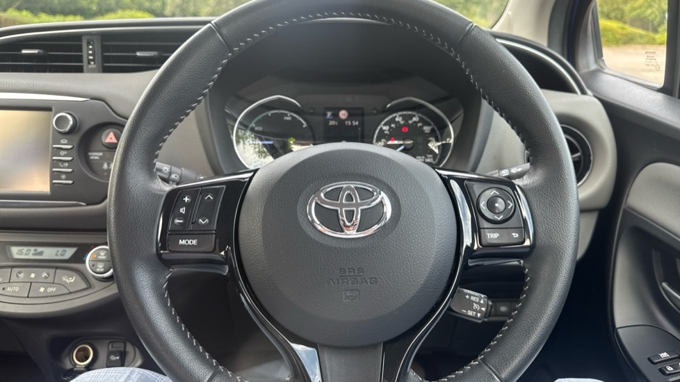 Toyota Yaris 1.5 Hybrid Icon Tech Cvt White #10