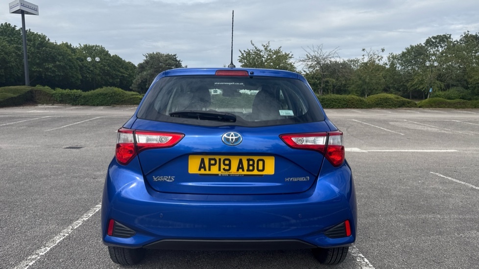 Toyota Yaris 1.5 Hybrid Icon Tech Cvt White #26