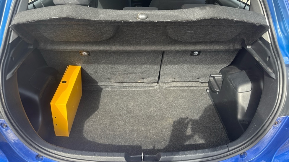 Toyota Yaris 1.5 Hybrid Icon Tech Cvt White #13