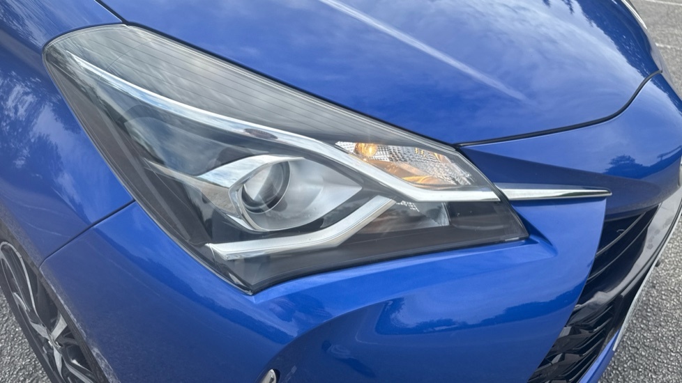 Toyota Yaris 1.5 Hybrid Icon Tech Cvt White #20