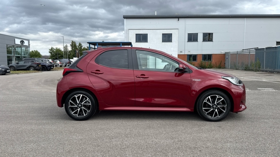 Toyota Yaris 1.5 Vvt-h Design E-cvt Euro 6 Ss Black #23
