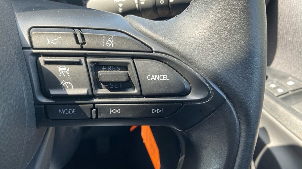 Toyota Yaris 1.5 Vvt-h Icon Hatchback Hybrid E-cvt E Blue #29