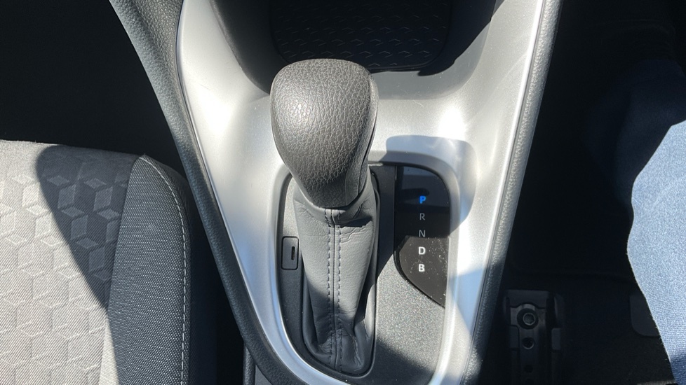 Toyota Yaris 1.5 Vvt-h Icon Hatchback Hybrid E-cvt E Blue #33