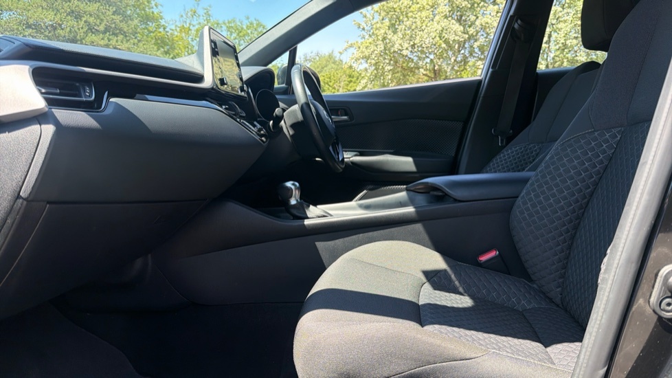Toyota C-Hr 1.8 Vvt-h Icon Cvt Euro 6 Ss Black #5