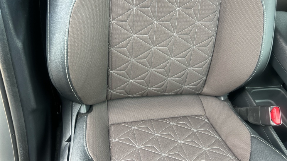 Toyota Yaris Cross Design Grey #14
